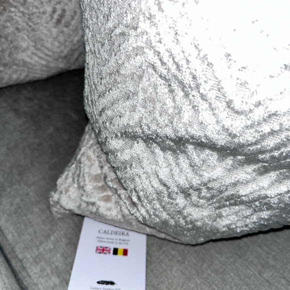 1-CALDEIRA CUT VELVET DESIGN DECORATIVE PILLOW (Read description for details) - Picture 17 of 17